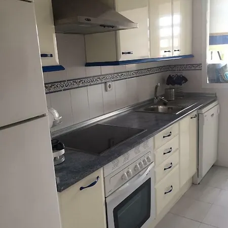 Marina De La Duquesa Apartment *